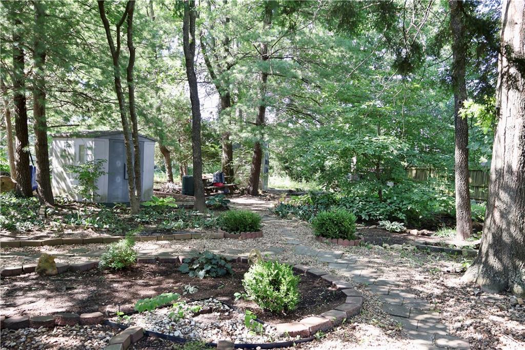 1462 Grandview Dr, Warrensburg, MO 64093