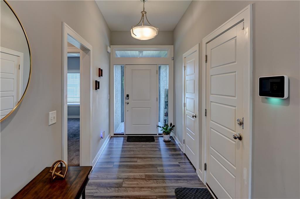 1821 NE Ravenwood Dr, Lee's Summit, MO 64086