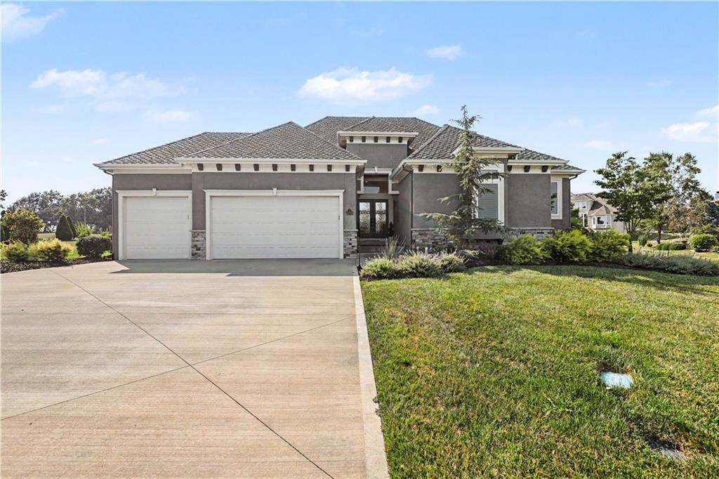 10008 N Revere Ct, Kansas City, MO 64154