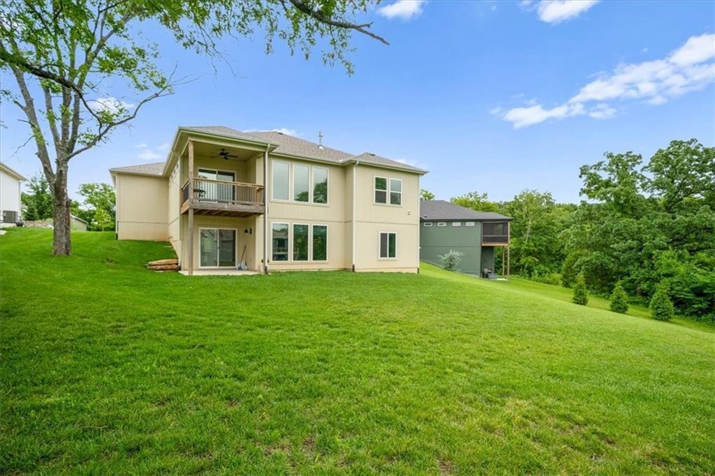 8616 Laramie St, De Soto, KS 66018