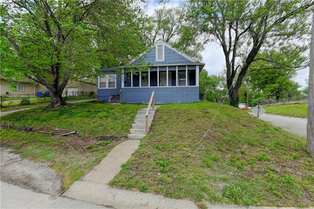 8626 Morrell Ave, Independence, MO 64053