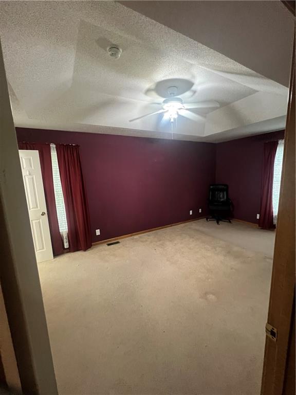 102 Carson Cir, Excelsior Springs, MO 64024