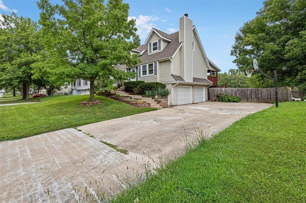 7005 Michael Ln, Pleasant Valley, MO 64068