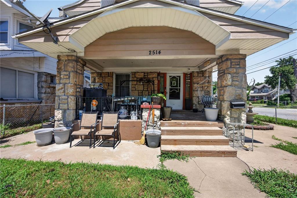 2514 East 42nd St, Kansas City, MO 64130