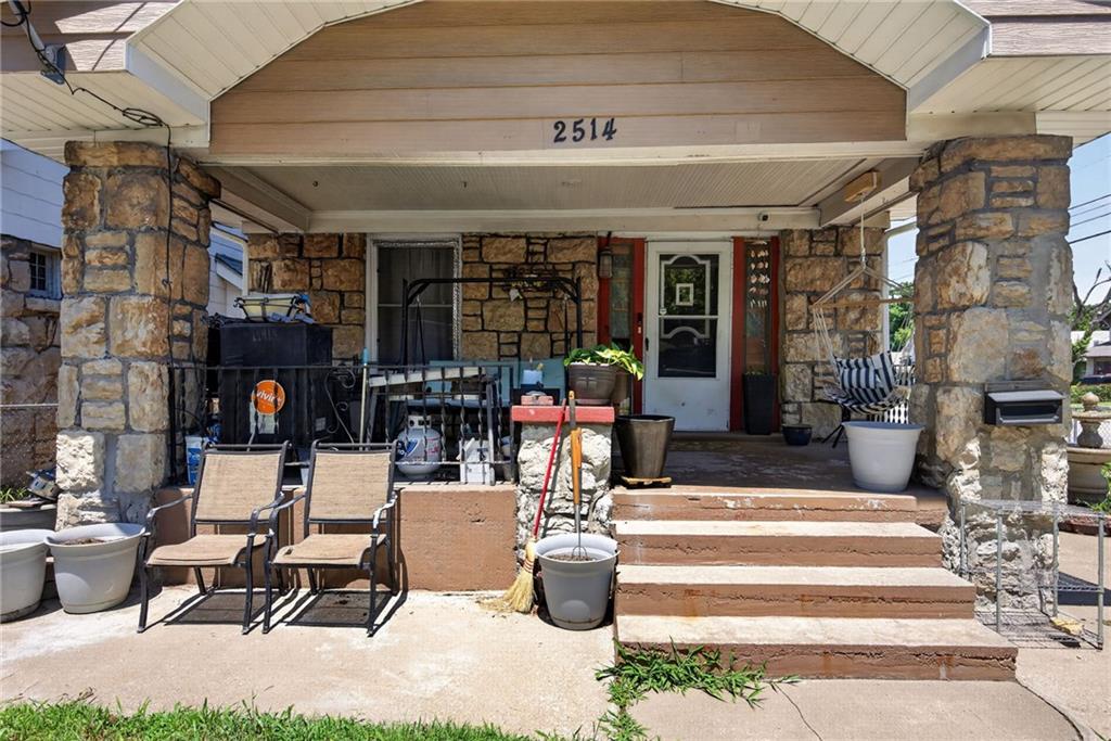 2514 East 42nd St, Kansas City, MO 64130