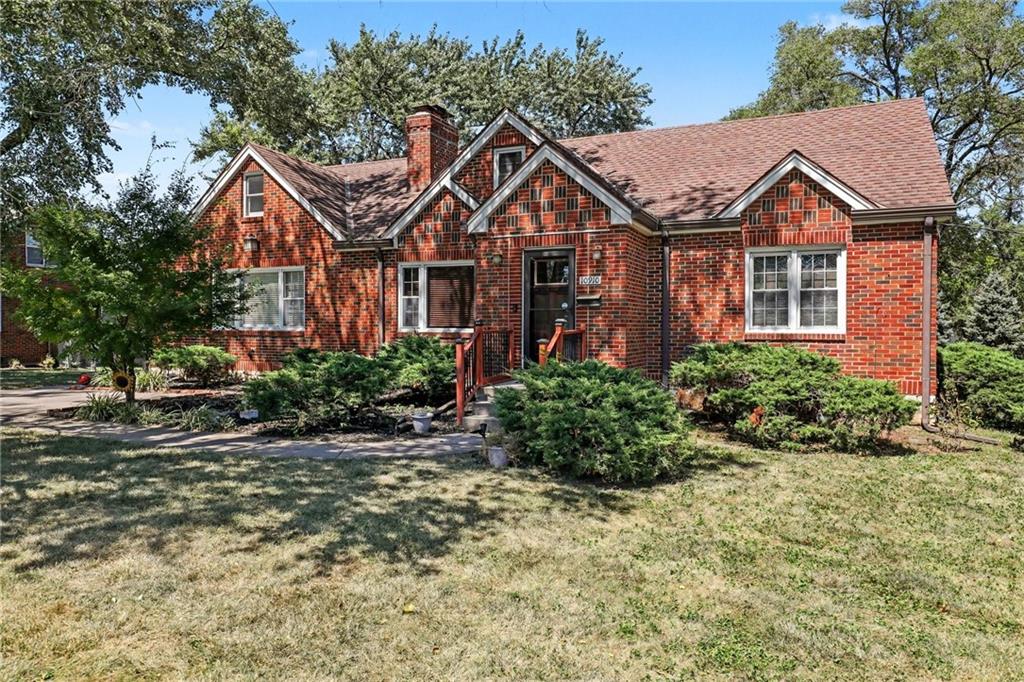 10910 W 67 St, Shawnee, KS 66203