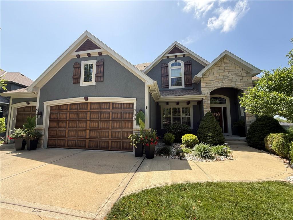 1708 NE Woodland Shores Ln, Lee's Summit, MO 64086