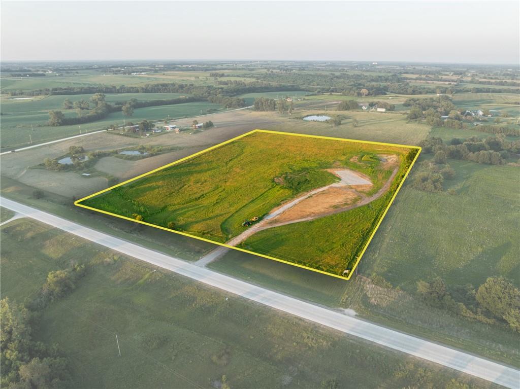 5292 N 13 Hw, Hamilton, MO 64644