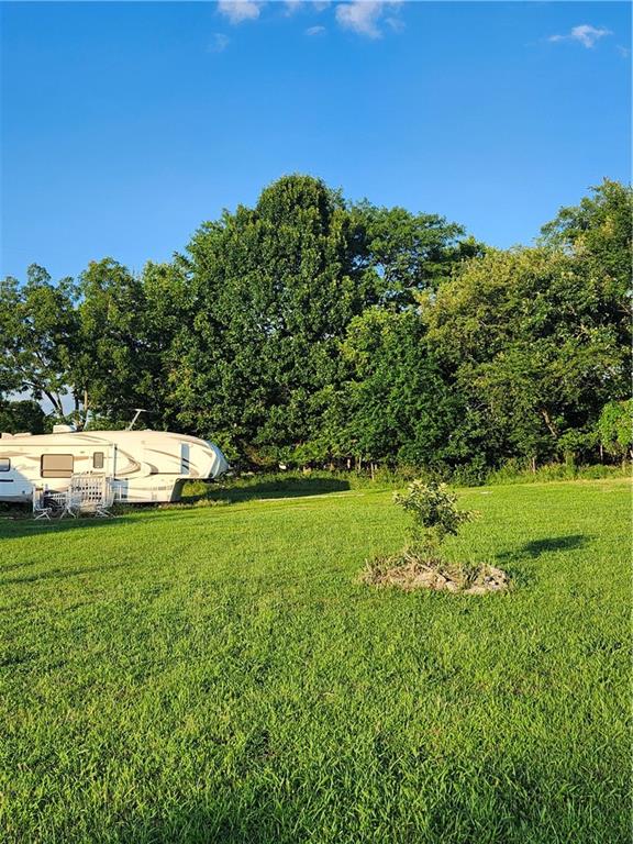 6 Quail Ln, Linn Valley, KS 66040