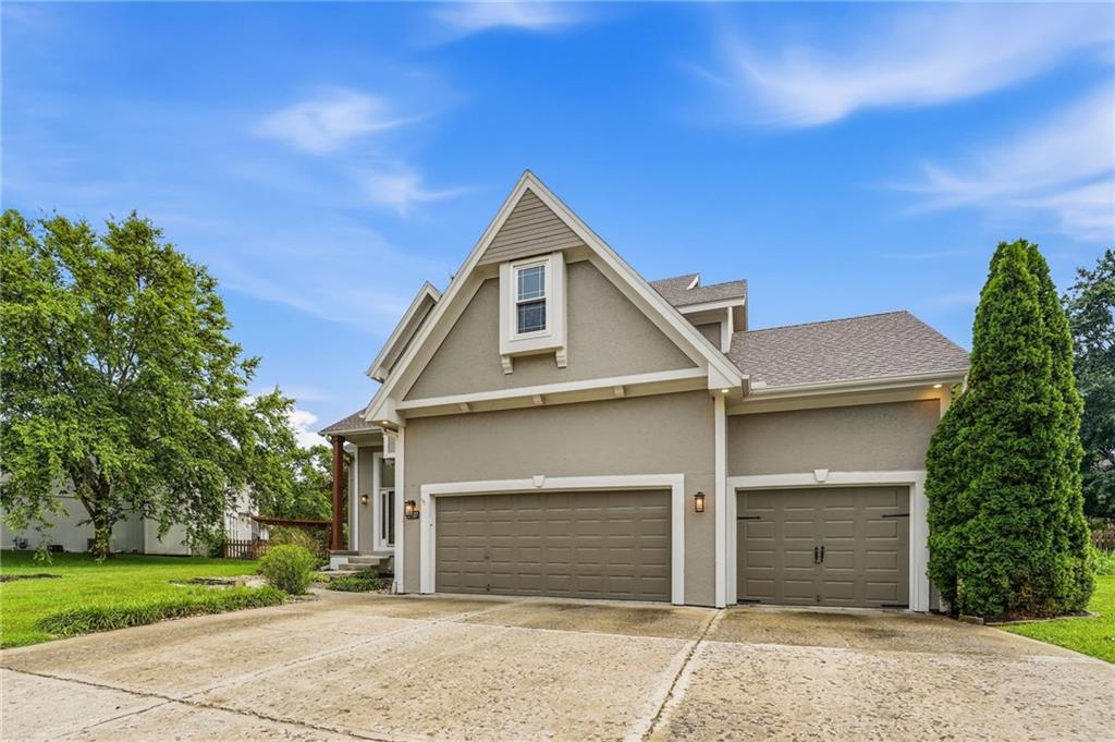 2427 SE 5th Ter, Lee's Summit, MO 64063