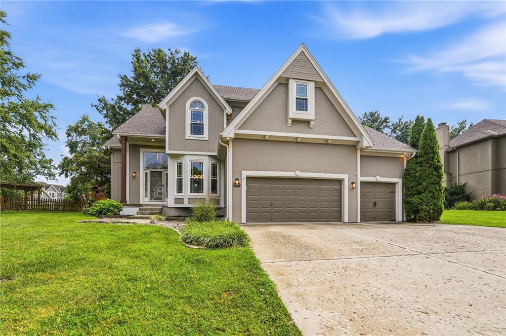 2427 SE 5th Ter, Lee's Summit, MO 64063