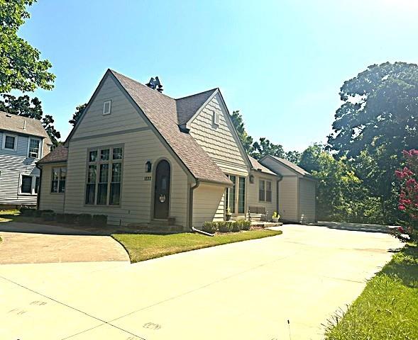 1222 N 2nd St, Independence, KS 67301