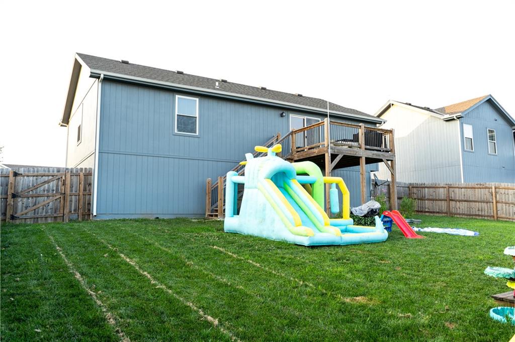 1913 Eagle Dr, Harrisonville, MO 64701