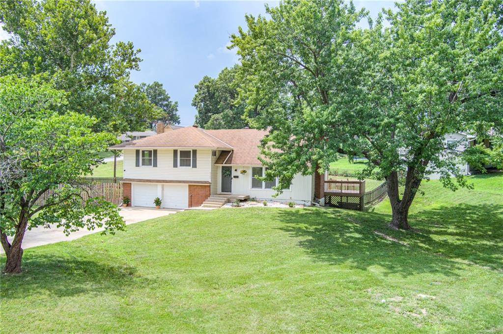6502 N Main St, Gladstone, MO 64118