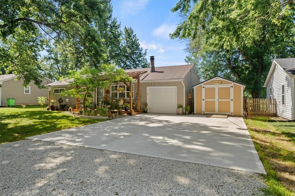 316 E 7th St, Wellsville, KS 66092