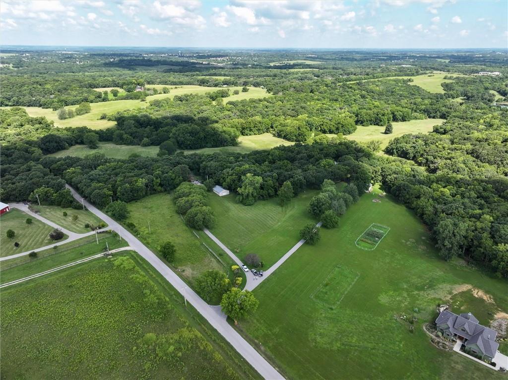 13710 Riverview Ave, Bonner Springs, KS 66012
