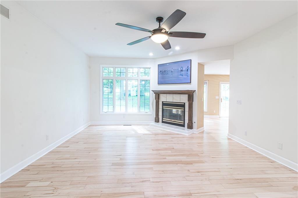 1885 W Timber Ridge Dr, Sedalia, MO 65301