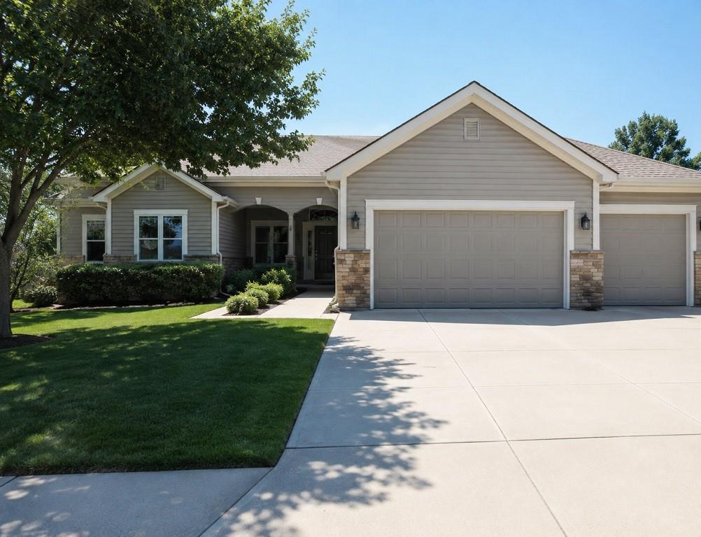 1101 NW Pecan Dr, Grain Valley, MO 64029