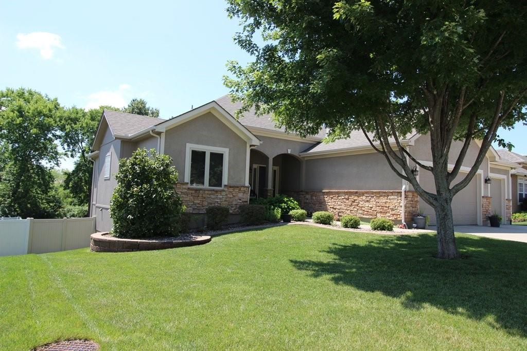 1101 NW Pecan Dr, Grain Valley, MO 64029