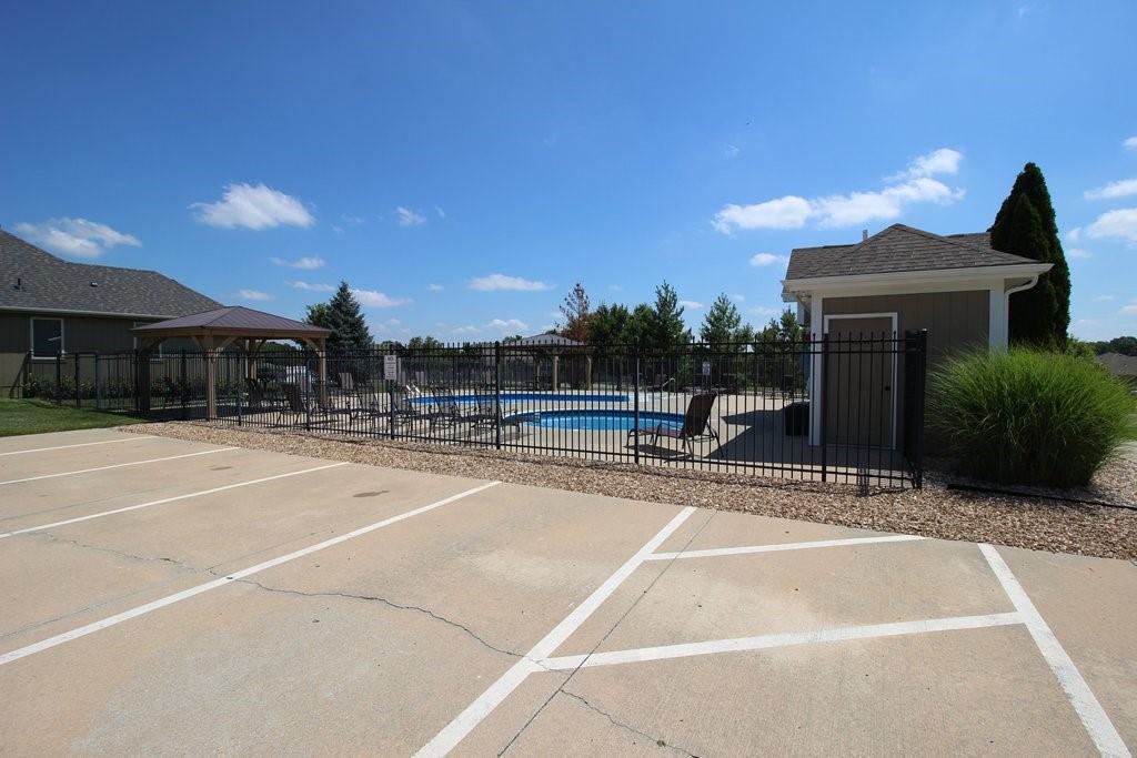 1101 NW Pecan Dr, Grain Valley, MO 64029