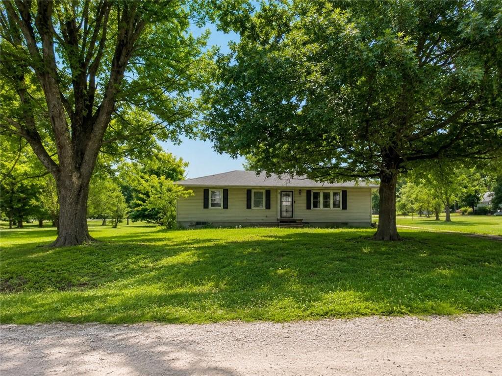 134 NE 1291st Rd, Knob Noster, MO 65336