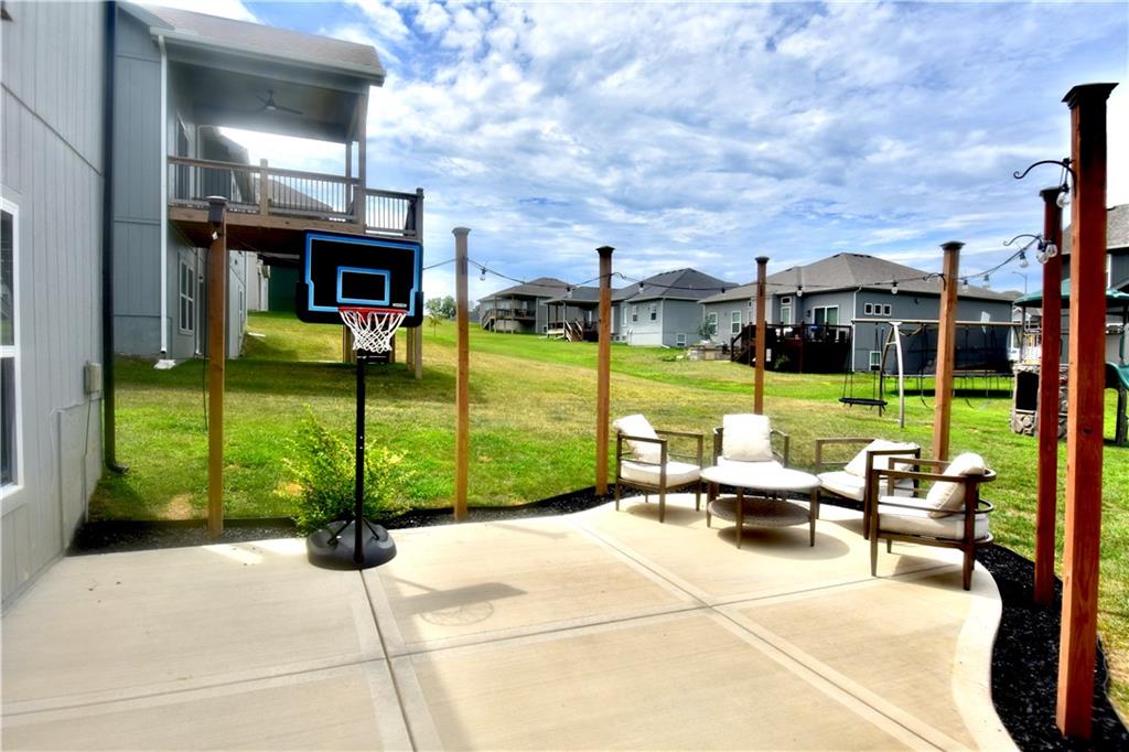 2152 Hay Market Ct, Liberty, MO 64068