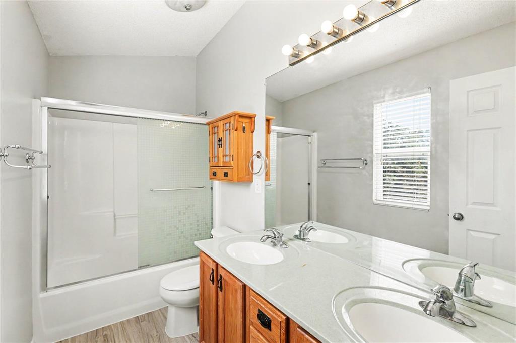 1810 W Fredrickson Cir, Olathe, KS 66061