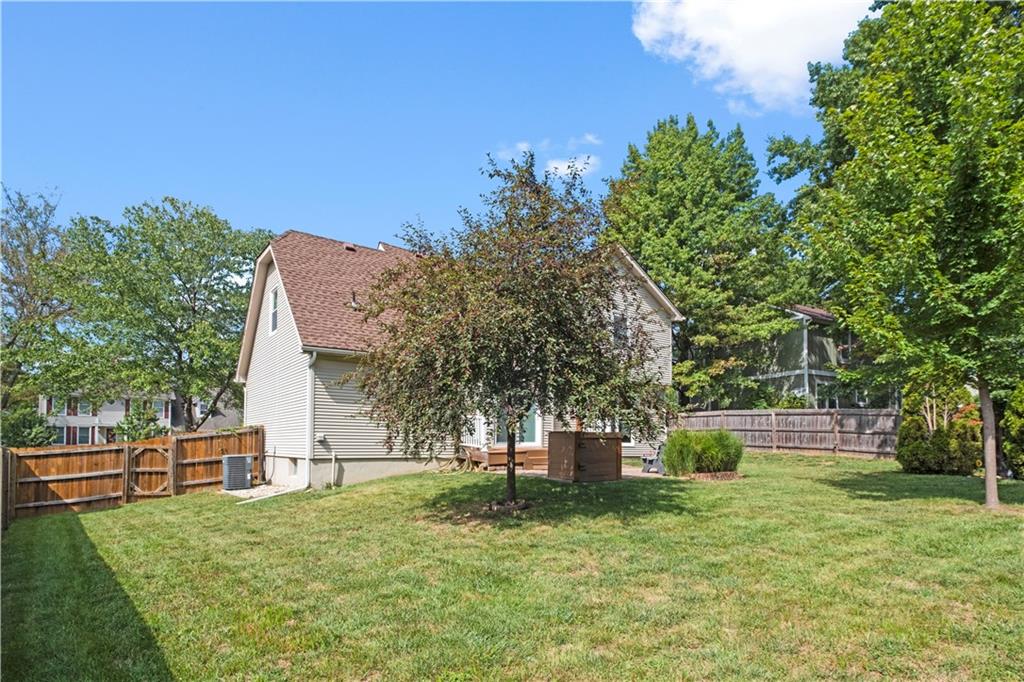15235 Dearborn St, Overland Park, KS 66223