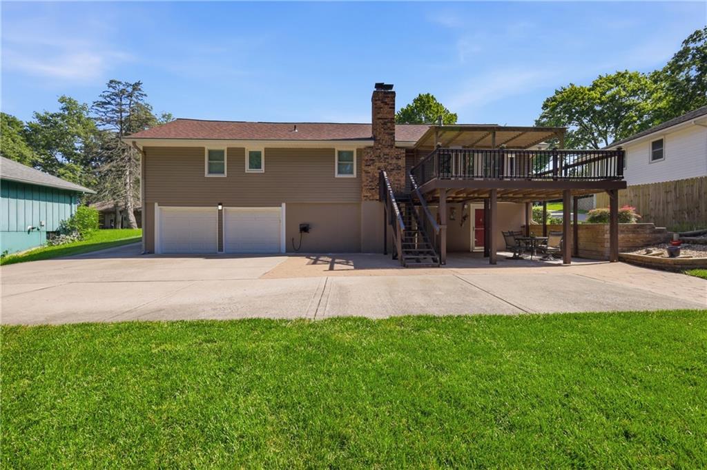 2412 SW Paris Dr, Blue Springs, MO 64015