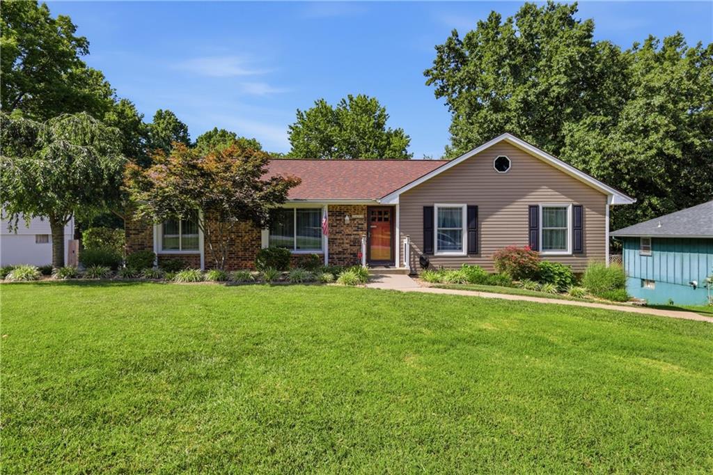 2412 SW Paris Dr, Blue Springs, MO 64015