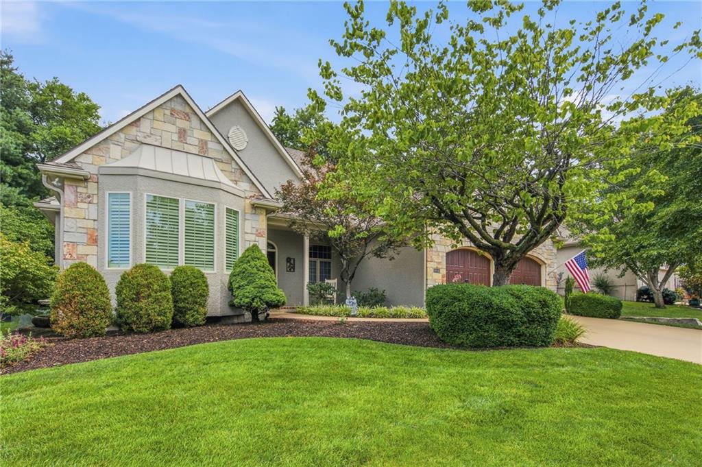 9806 W 125th Ter, Overland Park, KS 66213