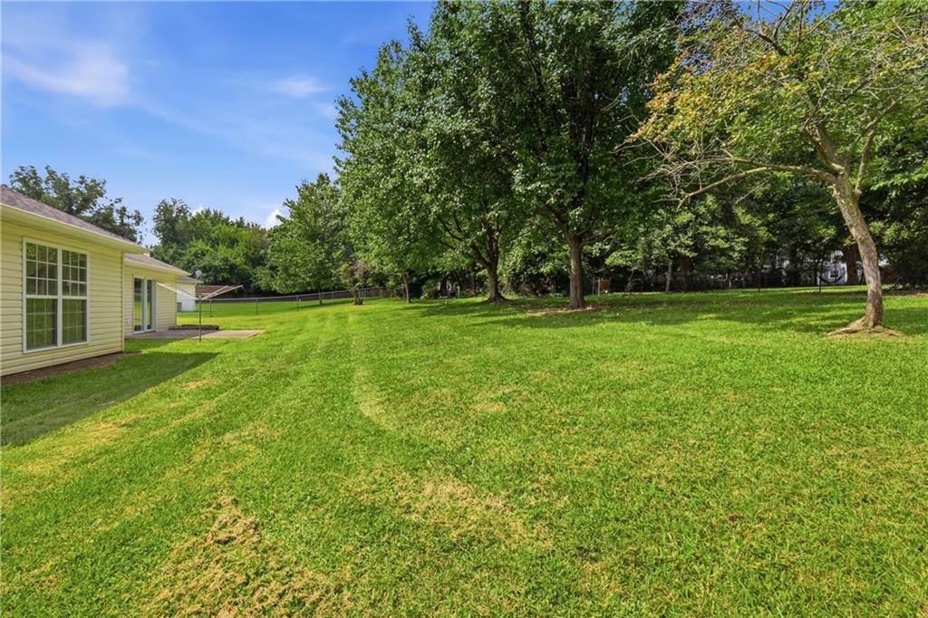 392 Hazelwood Dr, Warrensburg, MO 64093