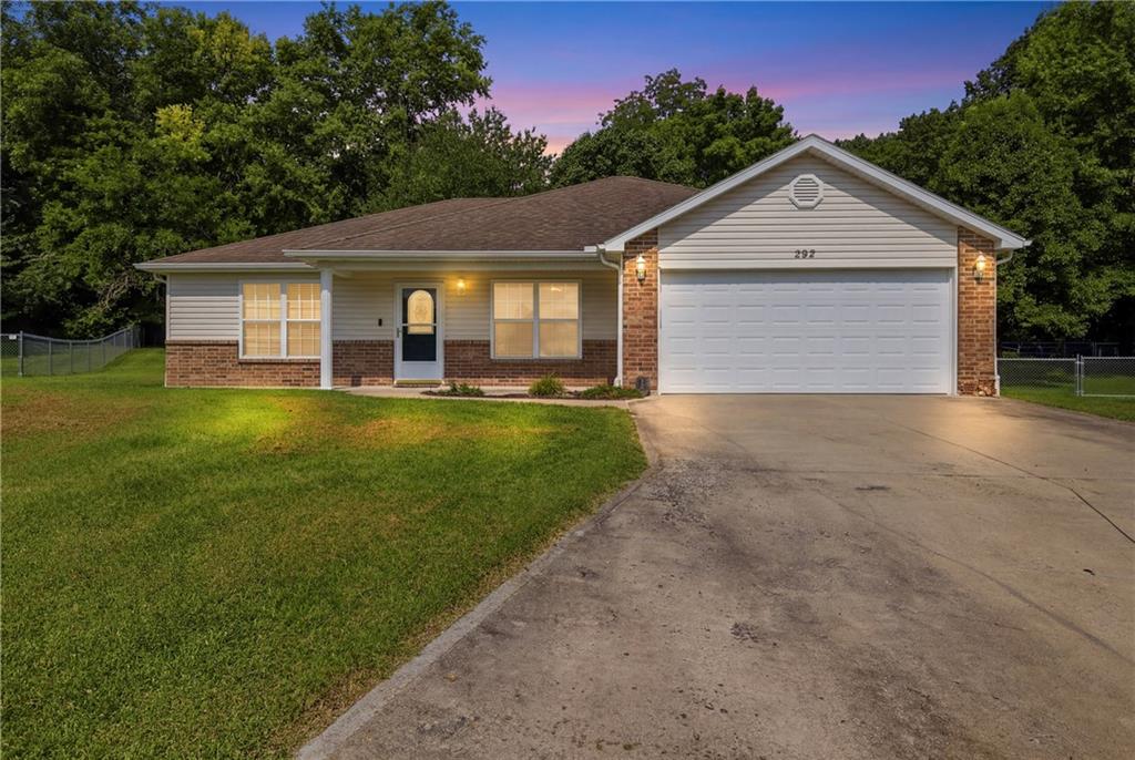 392 Hazelwood Dr, Warrensburg, MO 64093
