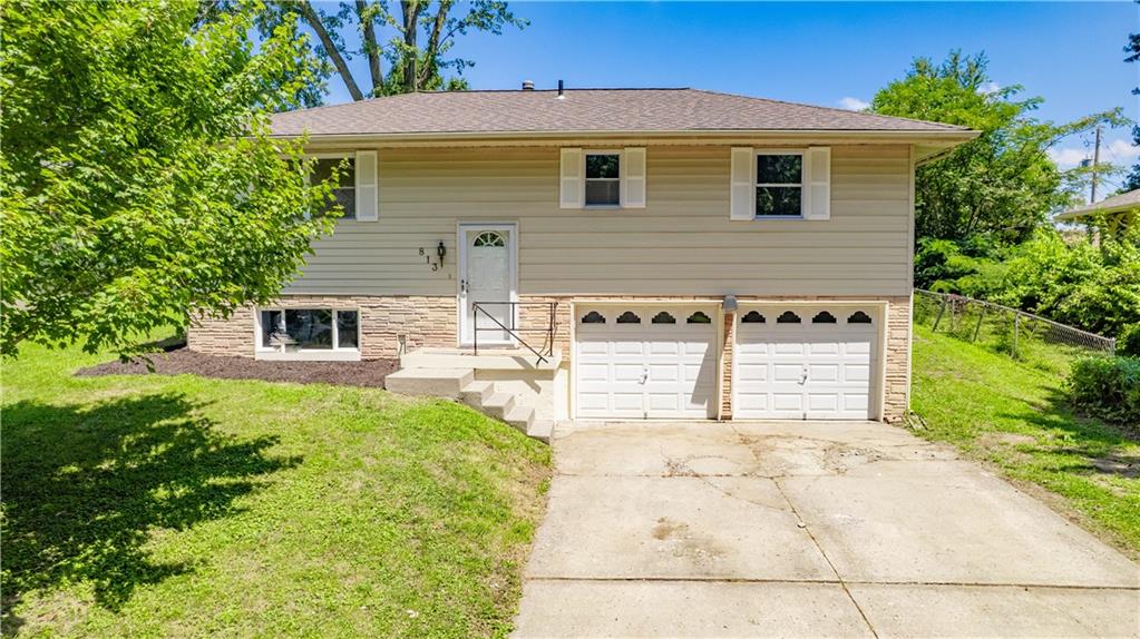 813 NE Wien Ave, Blue Springs, MO 64014