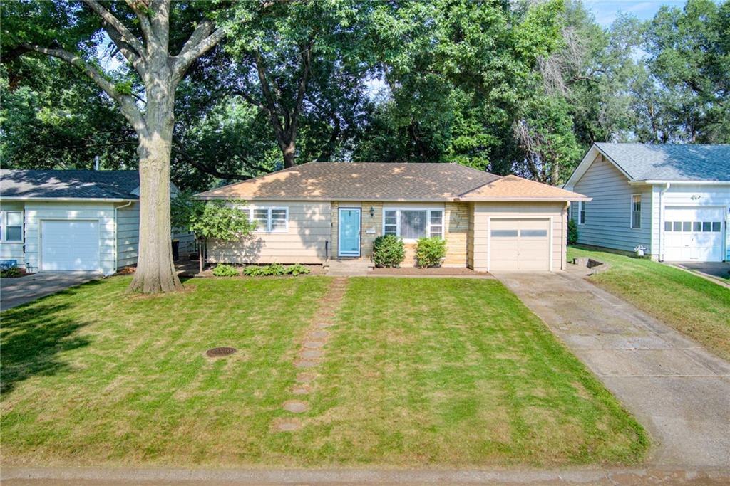 8348 Locust St, Kansas City, MO 64131