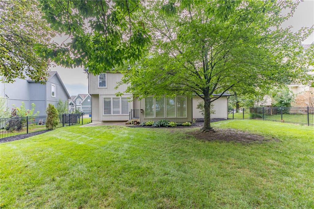 14320 Stearns St, Overland Park, KS 66221