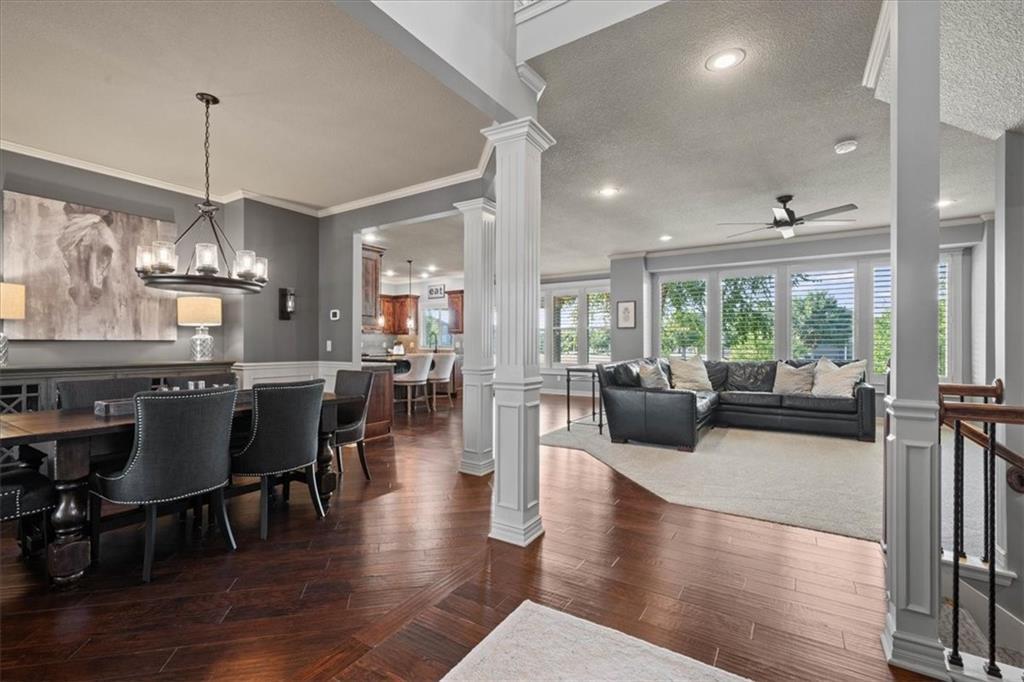 20867 W 108th St, Olathe, KS 66061