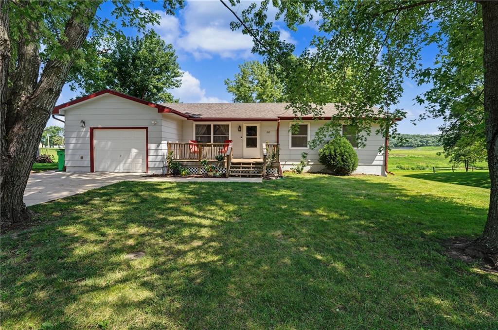707 E 3rd St, Ottawa, KS 66067
