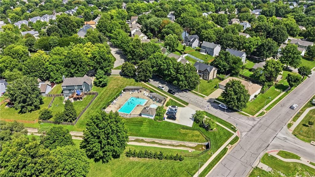 5106 Anderson St, Shawnee, KS 66226