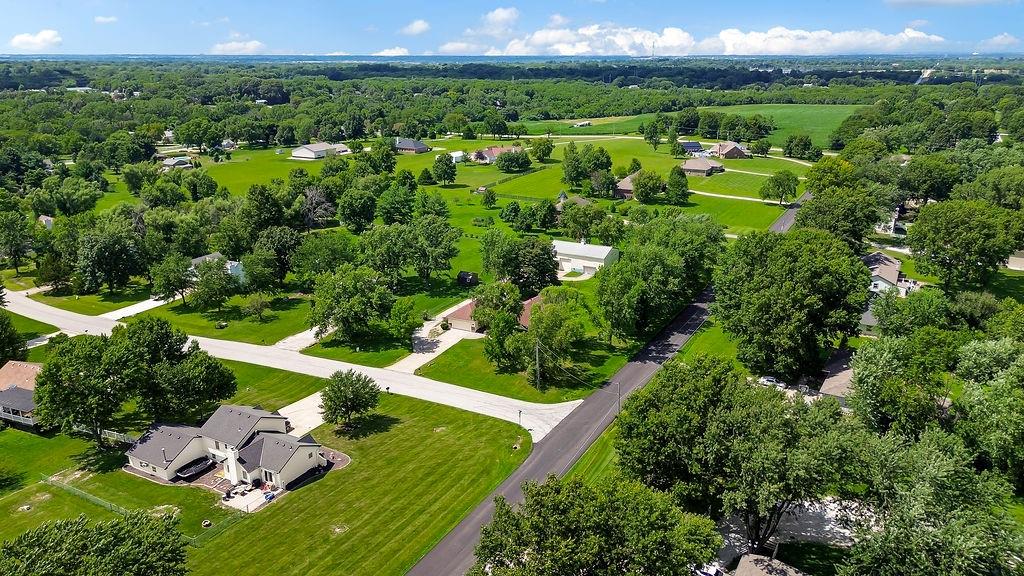 5530 W 201st St, Stilwell, KS 66085