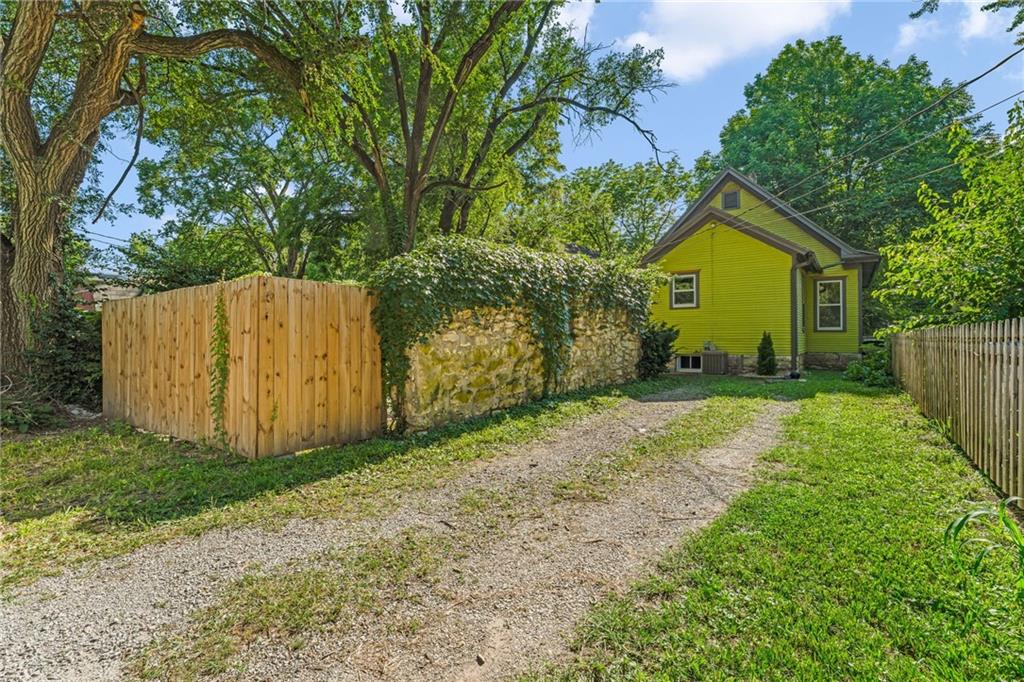 920 Connecticut St, Lawrence, KS 66044