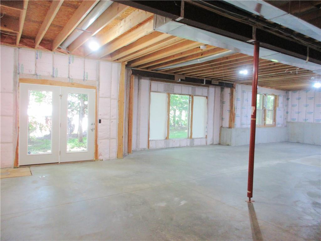 20924 W 68th St, Shawnee, KS 66218