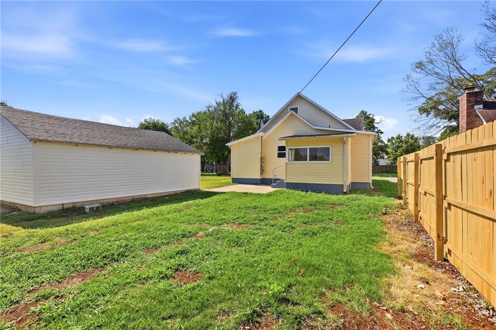 1117 E 1st St, Fort Scott, KS 66701