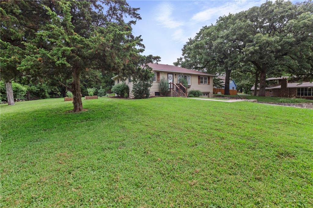 14224 W 67th St, Shawnee, KS 66216