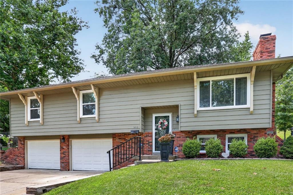 1410 S 50th Dr, Kansas City, KS 66106