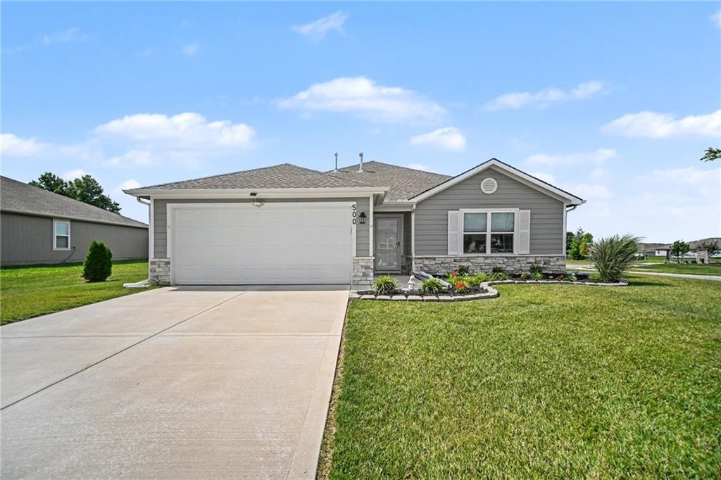 500 SE Laurel Dr, Blue Springs, MO 64014