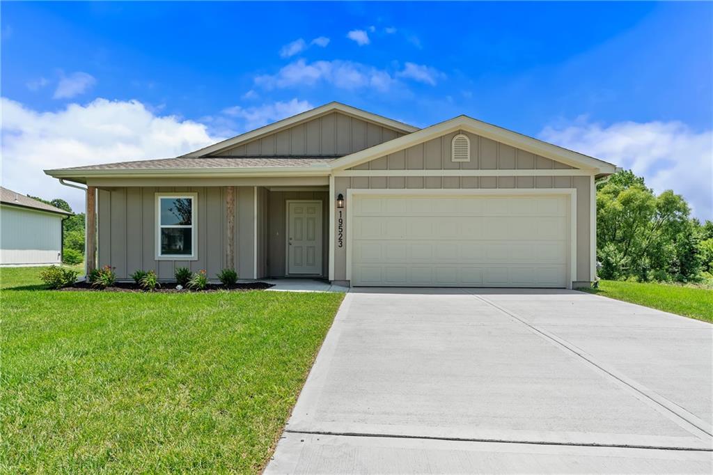 20263 W 195th St, Spring Hill, KS 66083