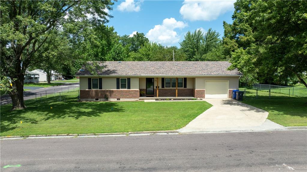 1640 Country Club Blvd, Sedalia, MO 65301