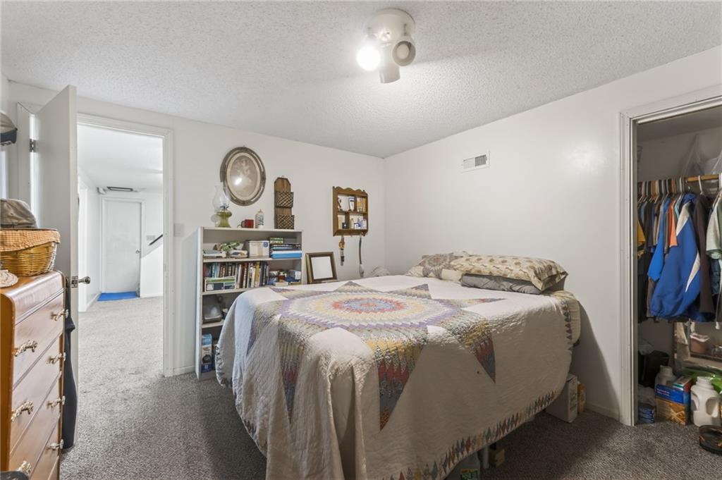 1524 Oxford Ct, Liberty, MO 64068