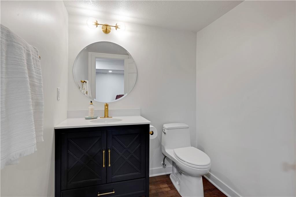 12730 Overbrook Rd, Leawood, KS 66209